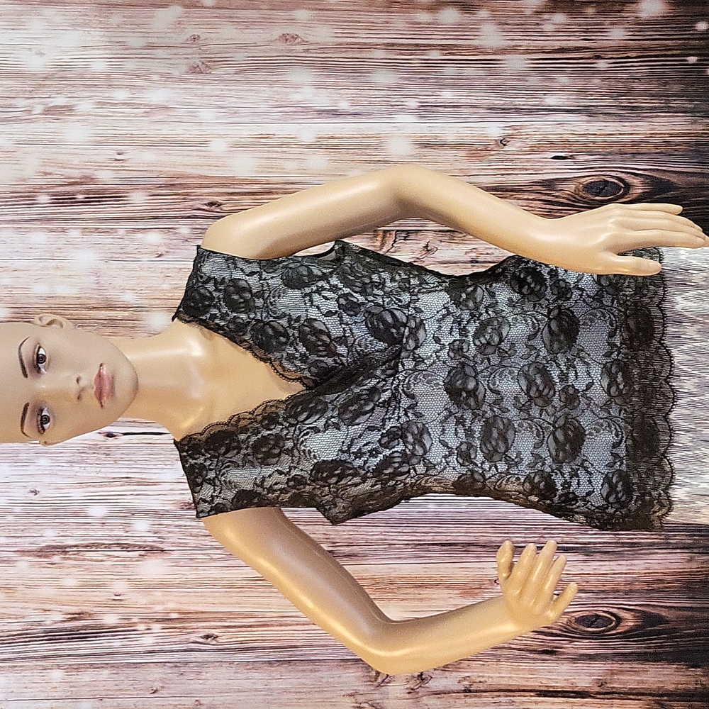 NWOT Denise Cruz Stretch Lace Overlay Camisole Short-Sleeve Top Size M